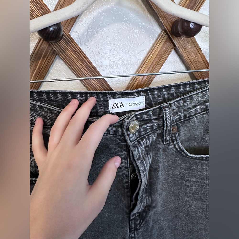 Zara Denim Shorts - Picture 4 of 7